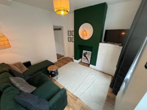 Small, compact and cosy 2 bed